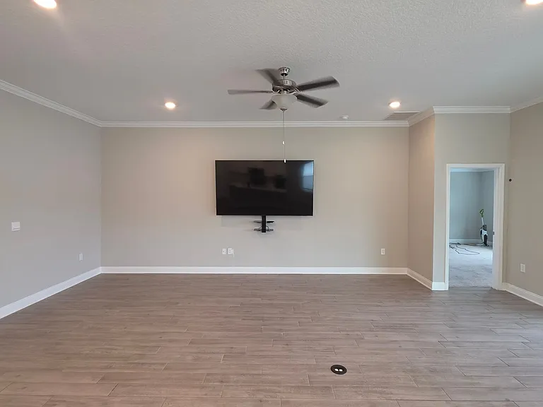 721 Narvarez Ave — Photo 7