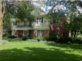 3301 Delahaut St, Green Bay, WI 54301