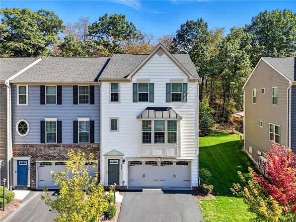 141 Arbor Trail Dr, Mc Kees Rocks, PA 15136