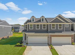 4885 Glenora Dr, Lake Orion, MI