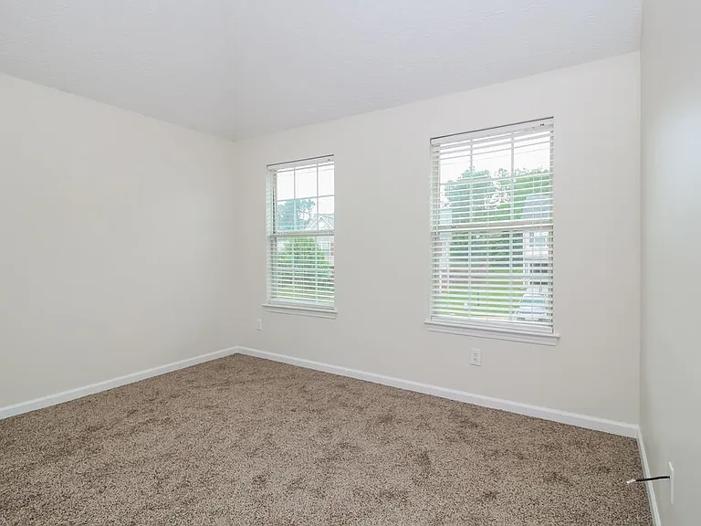 604 Mohawk Cir — Photo 12