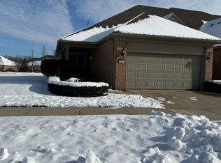 33837 Michigamme Dr, New Baltimore, MI