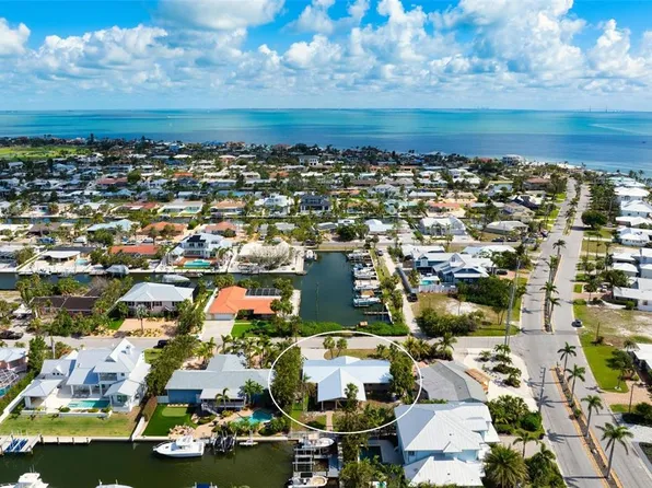 602 Baronet Ln, Holmes Beach, FL 34217