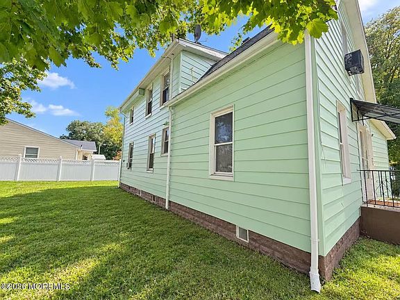 3rd image of 26 Hamilton Road