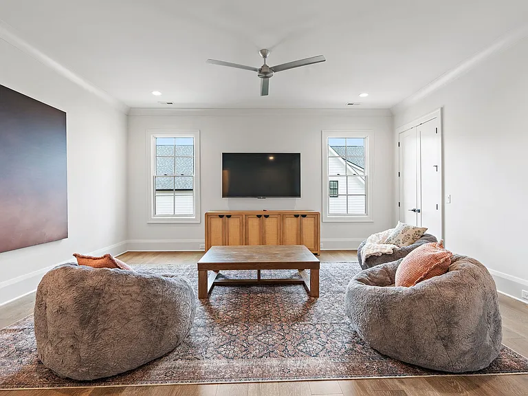 8808 Edgecomb Dr — Photo 22