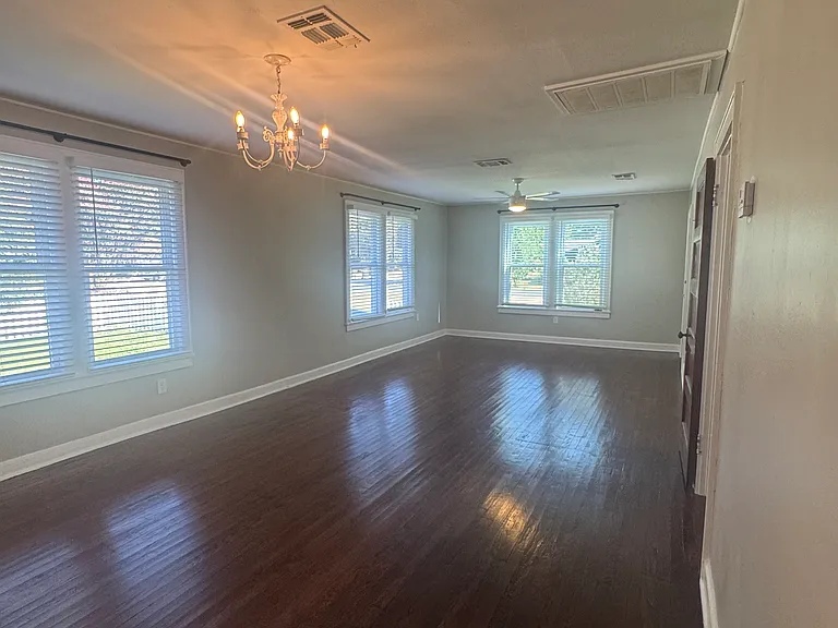 200 Elm St — Photo 10