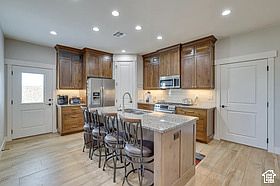 4th image of 217 W Terrace Cir