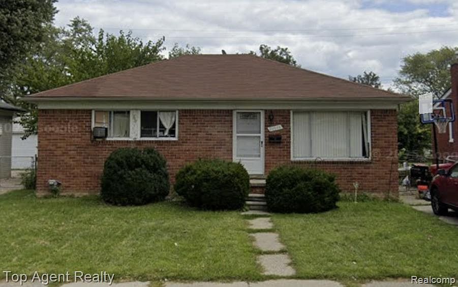 1st image of 24644 Willowby Ave