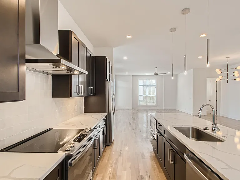 408 Serenity Ln — Photo 3