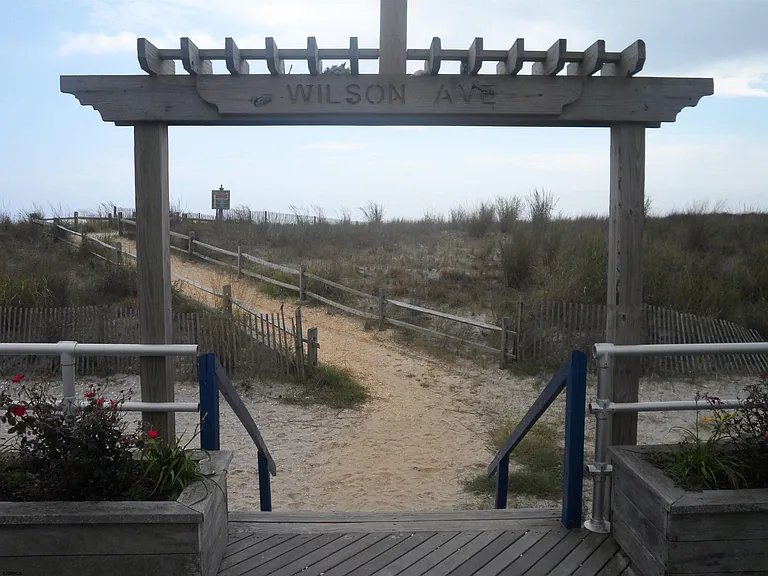 3501 Boardwalk — Photo 25