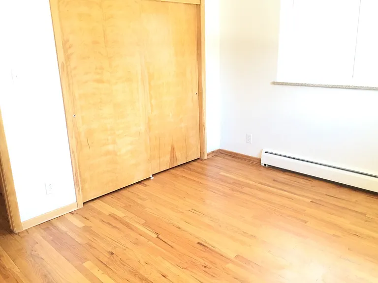 815 6th Ave #5 — Photo 12