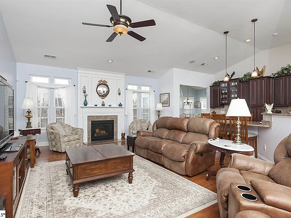 5th image of 108 Meadow Rose Dr