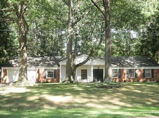 3317 Deepwood Dr, Lambertville, MI 48144