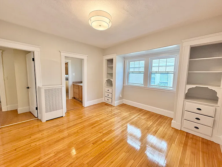 201 Maplewood St #1 — Photo 6