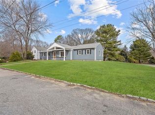 26 Cocumcussoc Way, North Kingstown, RI 02852