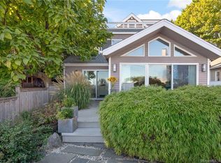 236 Hillspoint Rd, Westport, CT 06880