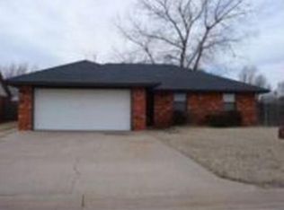 302 S Old Trl, Enid, OK 73703