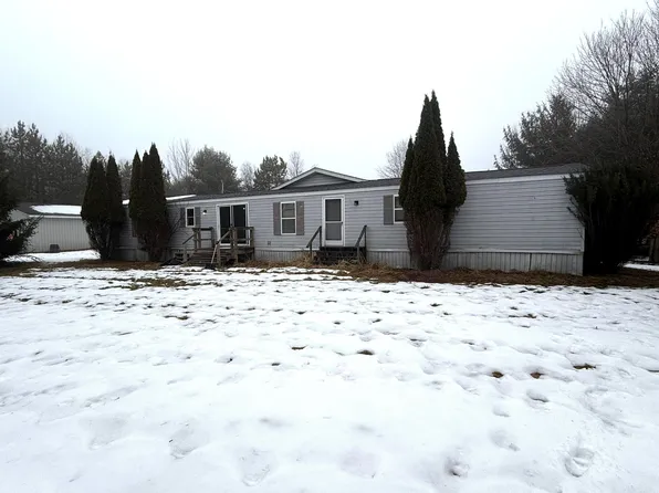 10450 Enzian Rd, Delton, MI 49046