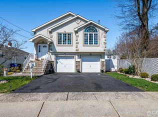 99 W Pine St, Colonia, NJ 07067