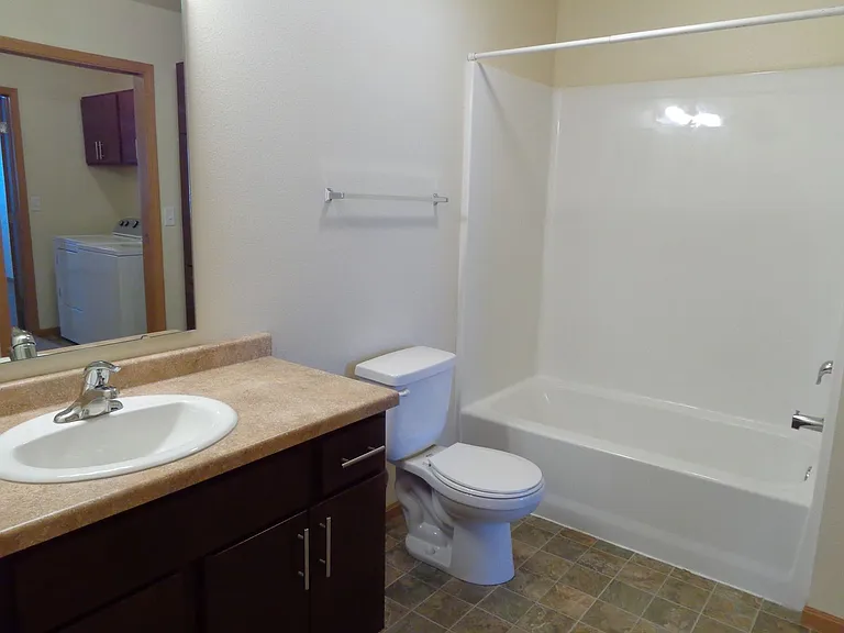West Lake III Apartments — Photo 47