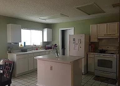 1st image of 8238 Valley Trl