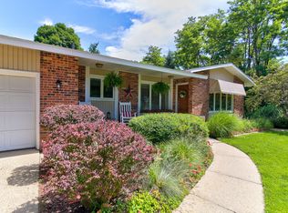 17754 Cherokee Dr, Spring Lake, MI 49456