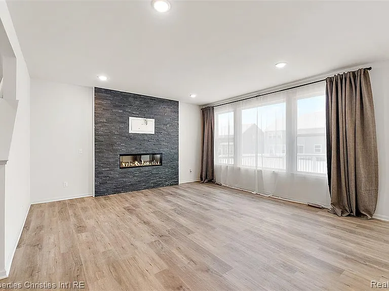 2436 Parkshore Dr — Photo 9