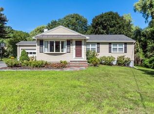 208 Haggetts Pond Rd, Andover, MA 01810