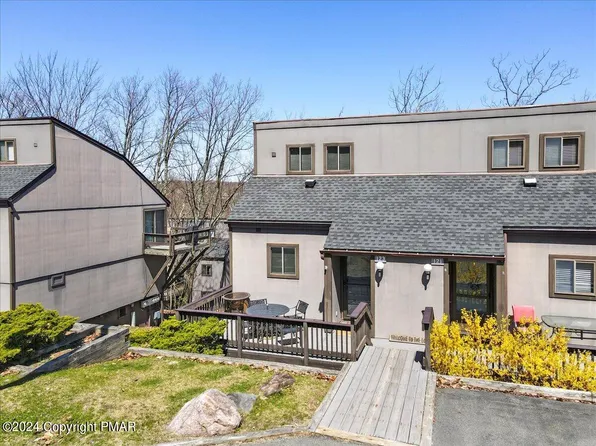 123 Cross Country Ln, Tannersville, PA 18372