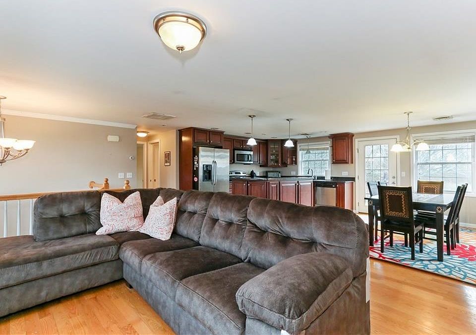 9 Leland Point Dr Portsmouth RI Zillow