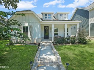 121 Grande View Dr, Biloxi, MS 39531