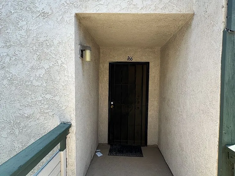 2255 Cahuilla St #166 — Photo 1