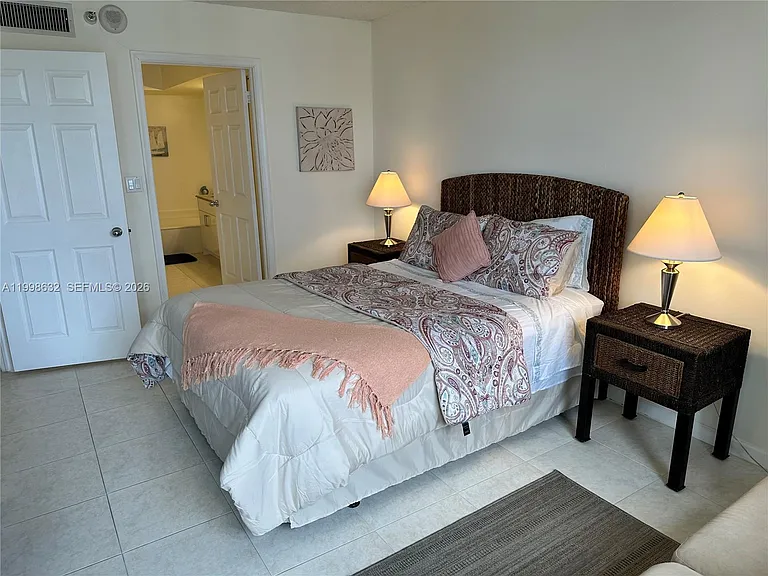 3530 Mystic Pointe Dr #2607 — Photo 20