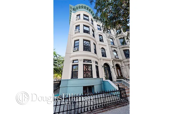 Sold by Douglas Elliman | media 14