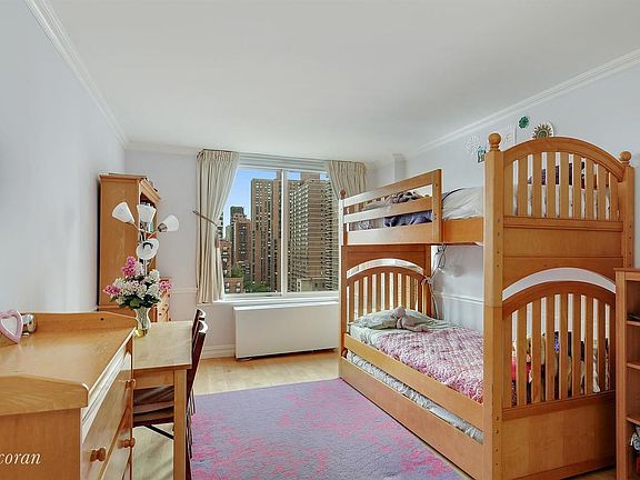 5th image of 170 E 87th St APT W15a