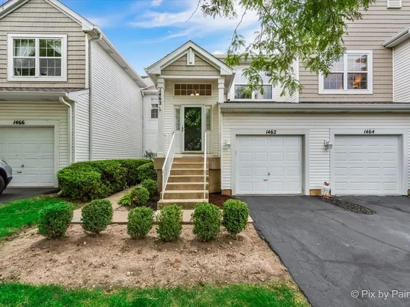1462 Meadowsedge Ln, Carpentersville, IL 60110