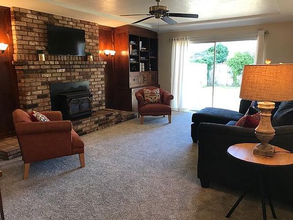 2nd image of 4371 Roberts Dr