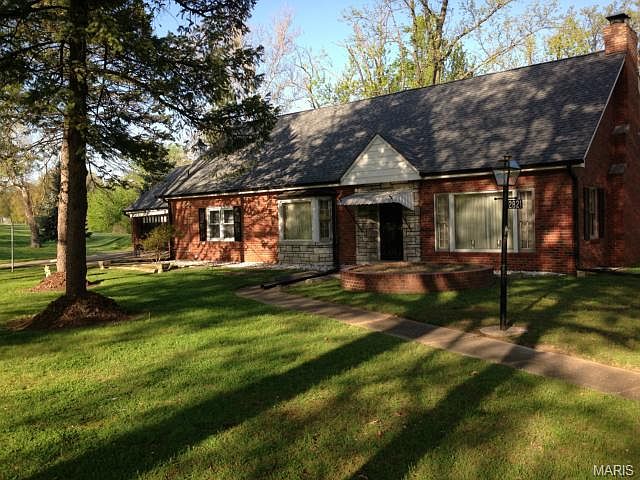 1st image of 2821 Arlmont Dr
