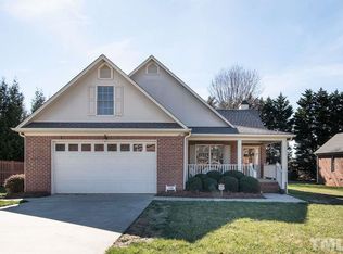 104 Somerset Ct, Mebane, NC 27302