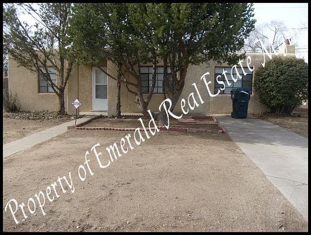 1st image of 909 Madeira Dr NE