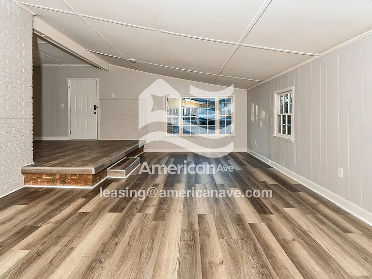 1679_004_wm_-_living_room_13471009.jpg