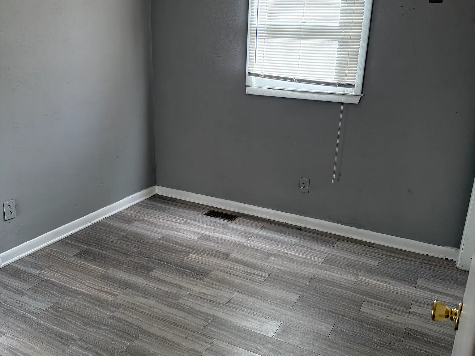 3 bed, 1.5 bath, 1050 sqft, $1,250 — Photo 3