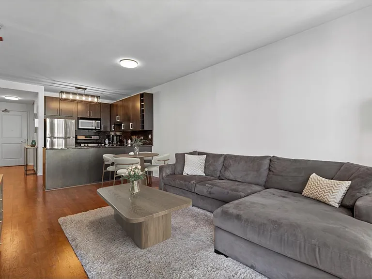 645 N Kingsbury St #1703 — Photo 5