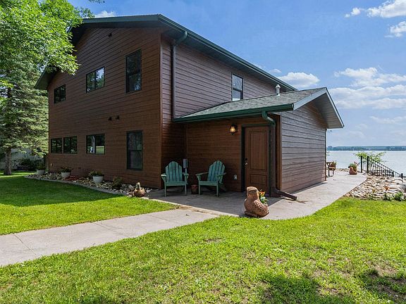 2nd image of 78591 Lovgren Woodshore Rd