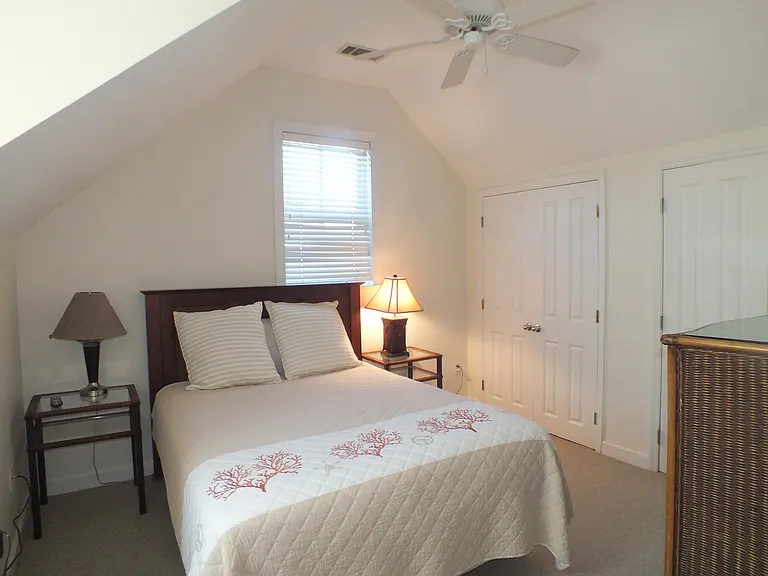 710 Boundary St #2D — Photo 15