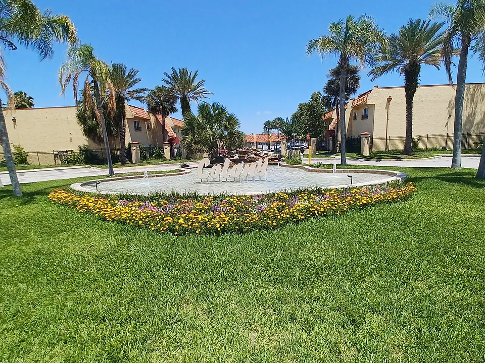 3918 La Mirada Dr N #7