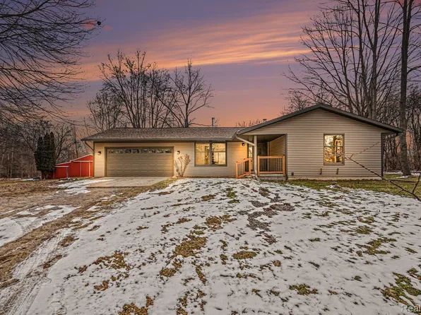 5051 Dutcher Rd, Howell, MI 48843