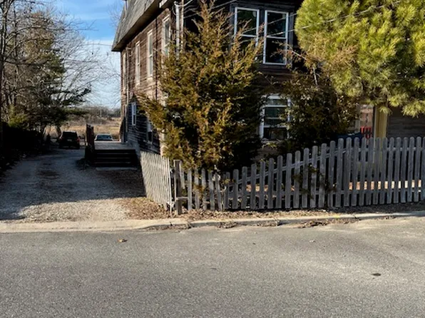 649 Broad St, Cape May, NJ 08204
