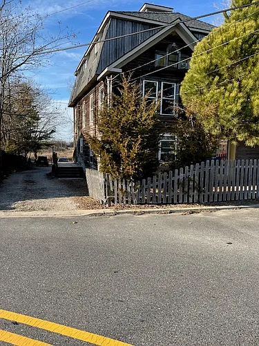 649 Broad St Photo 1