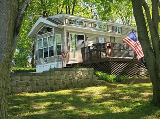 490 Skyline Dr, Edgerton, WI